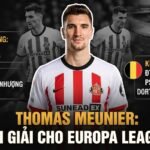 Đồ họa thông báo Thomas Meunier chính thức gia nhập Sunderland dưới dạng chuyển nhượng tự do. Hình ảnh hiển thị các số liệu: 34 tuổi, ĐTQG Bỉ, bản hợp đồng 2 năm, và 81 lần ra sân cho Lille.